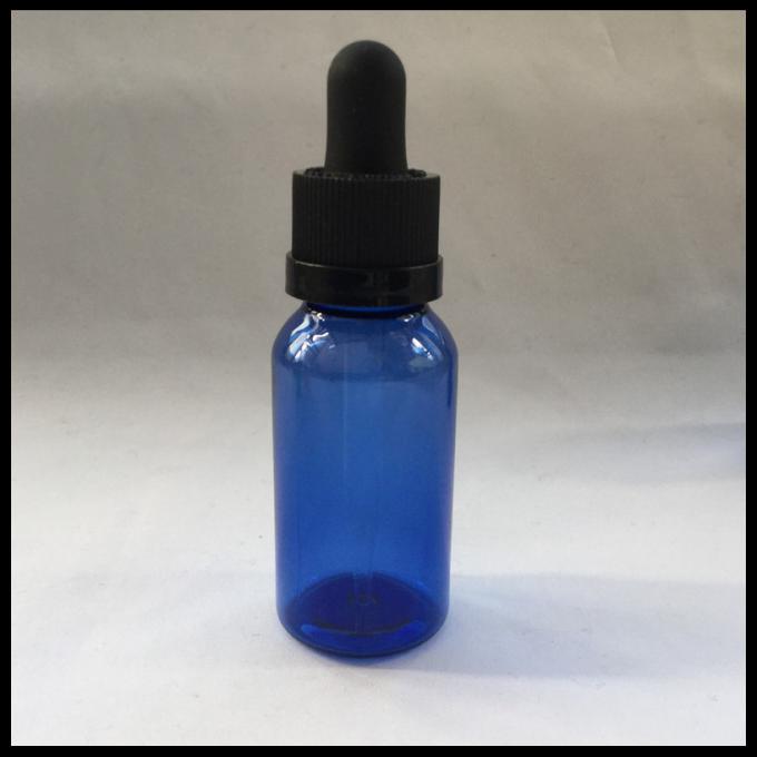 小さい目薬の容器は青い、精油の空のプラスチック点滴器のびんをびん詰めにします